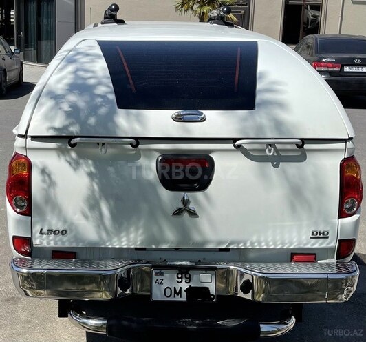 Mitsubishi L200 2015, 127,000 km - 2.5 l - Bakı