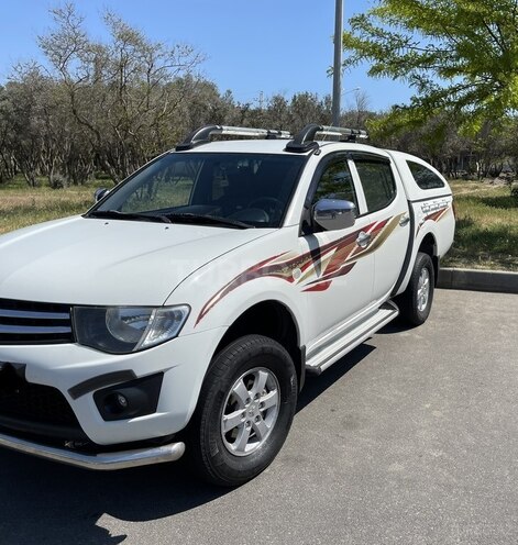 Mitsubishi L200 2015, 127,000 km - 2.5 l - Bakı