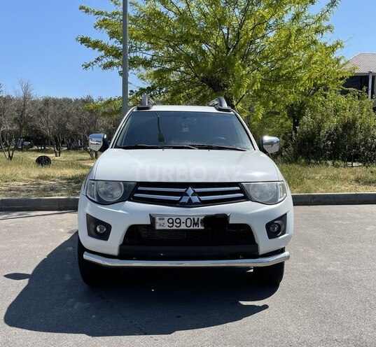 Mitsubishi L200 2015, 127,000 km - 2.5 l - Bakı