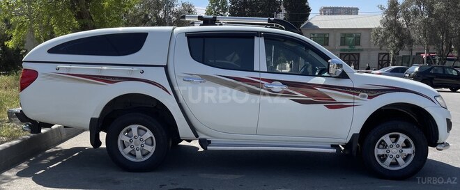 Mitsubishi L200 2015, 127,000 km - 2.5 l - Bakı