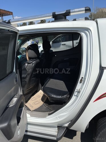 Mitsubishi L200 2015, 127,000 km - 2.5 l - Bakı