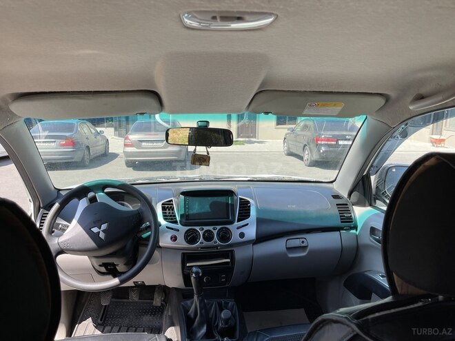 Mitsubishi L200 2015, 127,000 km - 2.5 l - Bakı