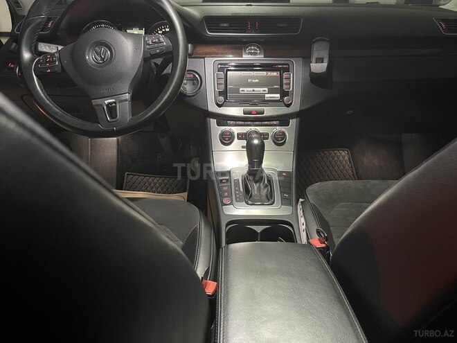 Volkswagen Passat 2014, 125,000 km - 1.8 л - Bakı