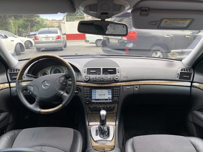 Mercedes E 220 2005, 372,600 km - 2.2 l - Bakı