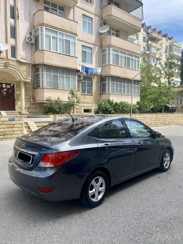 Hyundai Accent 2011, 175,000 km - 1.6 l - Bakı