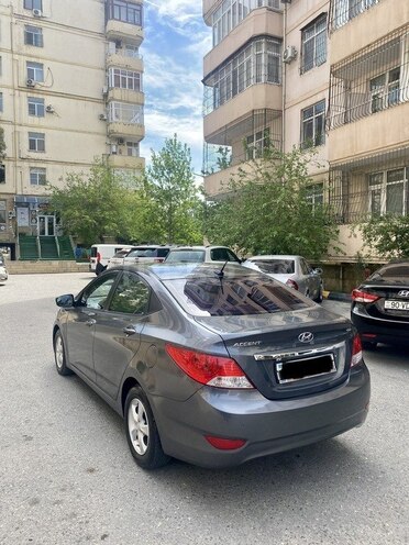 Hyundai Accent 2011, 175,000 km - 1.6 l - Bakı