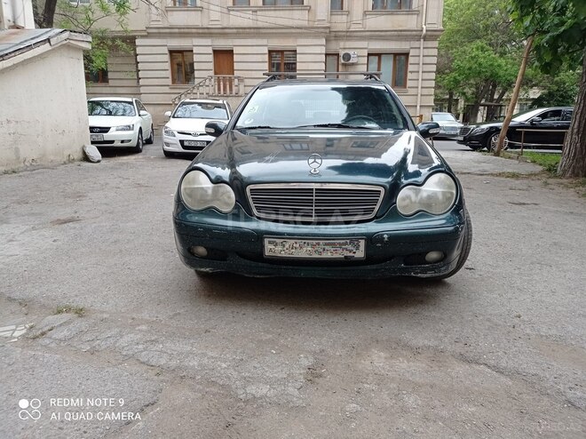 Mercedes C 220 2001, 395,000 km - 2.2 l - Bakı