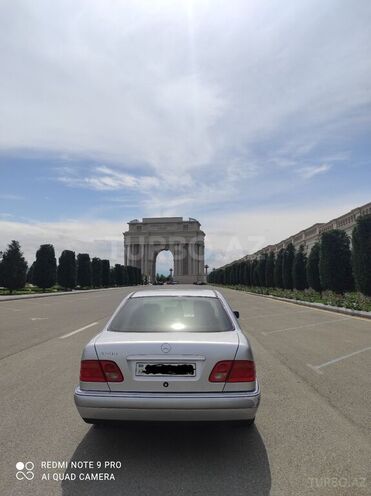 Mercedes E 200 1998, 240,000 km - 2.0 l - Gəncə