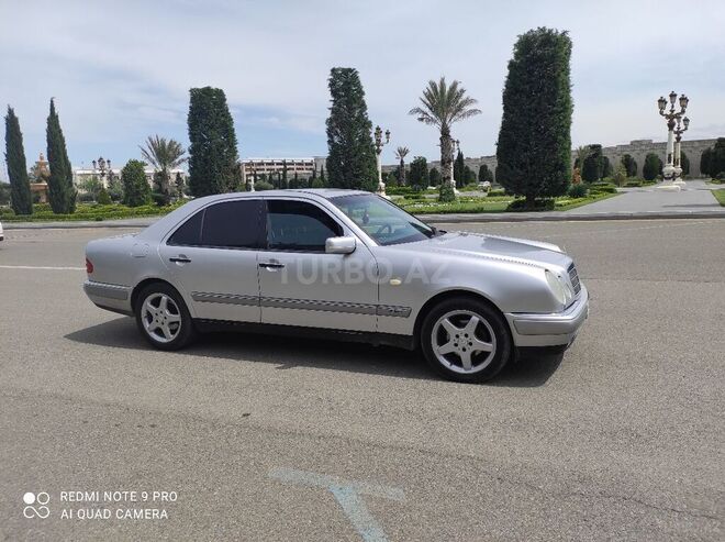 Mercedes E 200 1998, 240,000 km - 2.0 l - Gəncə