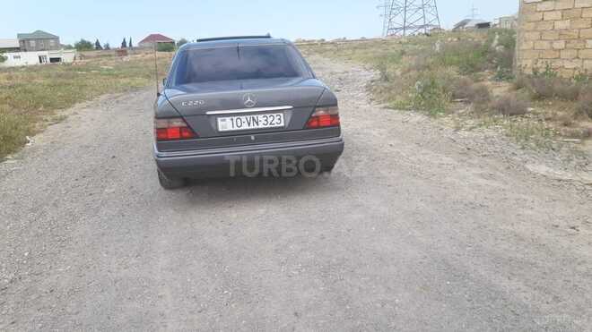 Mercedes E 220 1995, 460,000 km - 2.2 l - Bakı