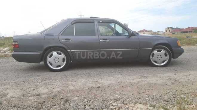 Mercedes E 220 1995, 460,000 km - 2.2 l - Bakı