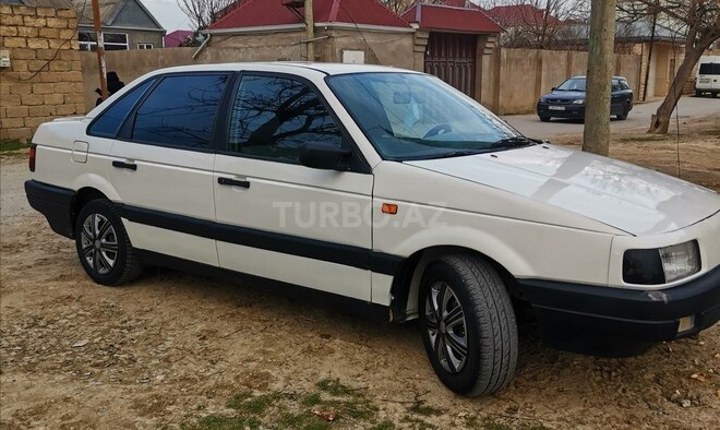 Volkswagen Passat 1992, 123,456 km - 1.8 л - Bakı