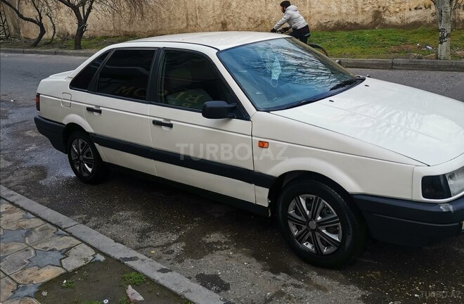 Volkswagen Passat 1992, 123,456 km - 1.8 л - Bakı