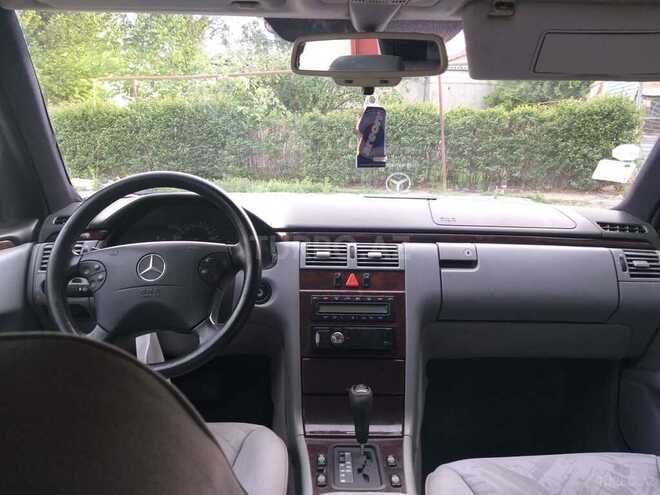 Mercedes E 280 1996, 205,869 km - 2.8 l - Gəncə