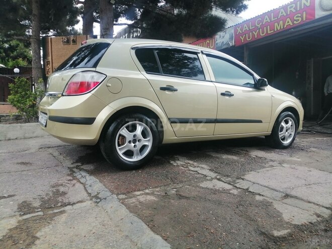Opel Astra 2004, 131,000 km - 1.4 l - Bakı