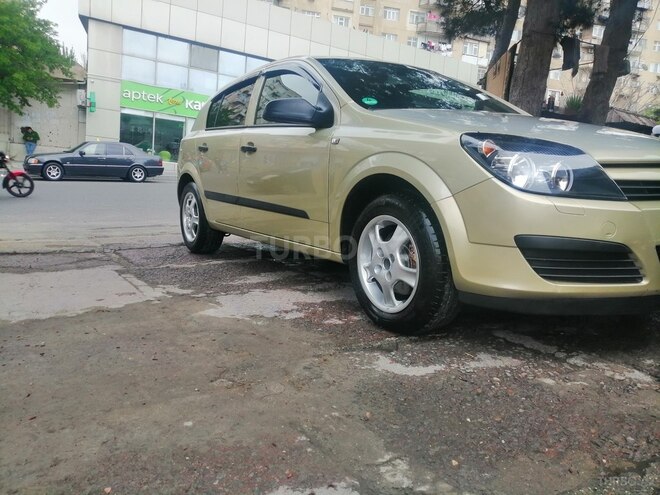 Opel Astra 2004, 131,000 km - 1.4 l - Bakı
