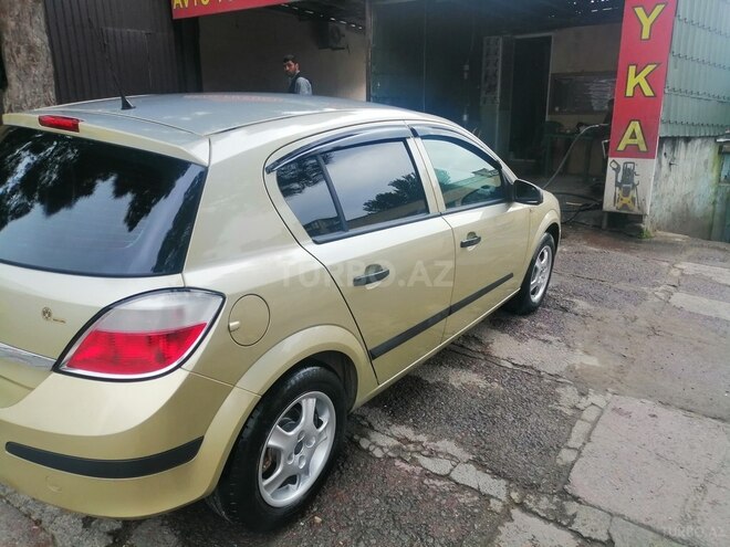 Opel Astra 2004, 131,000 km - 1.4 l - Bakı