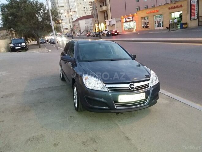 Opel Astra 2009, 122,000 km - 1.4 l - Bakı