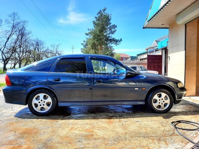 Opel Vectra 1999, 345,000 km - 1.8 l - Gədəbəy