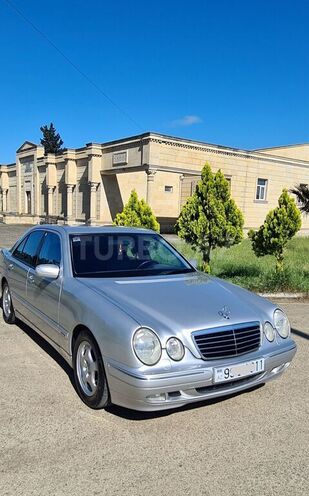 Mercedes E 240 2001, 194,000 km - 2.4 l - Masallı