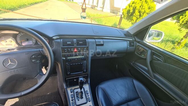 Mercedes E 240 2001, 194,000 km - 2.4 l - Masallı