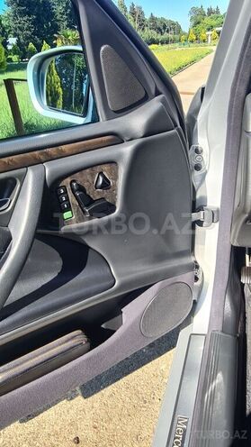 Mercedes E 240 2001, 194,000 km - 2.4 l - Masallı