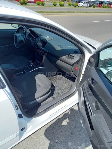 Opel Astra 2006, 305,000 km - 1.8 л - Bakı