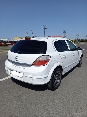 Opel Astra 2006, 305,000 km - 1.8 л - Bakı