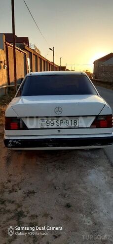 Mercedes E 200 1990, 429,670 km - 2.0 l - Quba