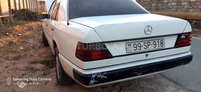 Mercedes E 200 1990, 429,670 km - 2.0 l - Quba