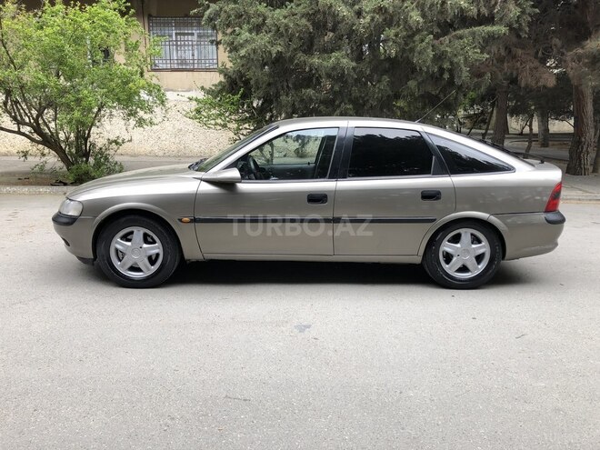 Opel Vectra 1996, 335,600 km - 2.0 л - Bakı