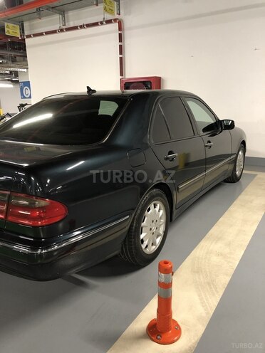 Mercedes E 240 2000, 293,000 km - 2.6 l - Bakı