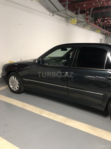 Mercedes E 240 2000, 293,000 km - 2.6 l - Bakı