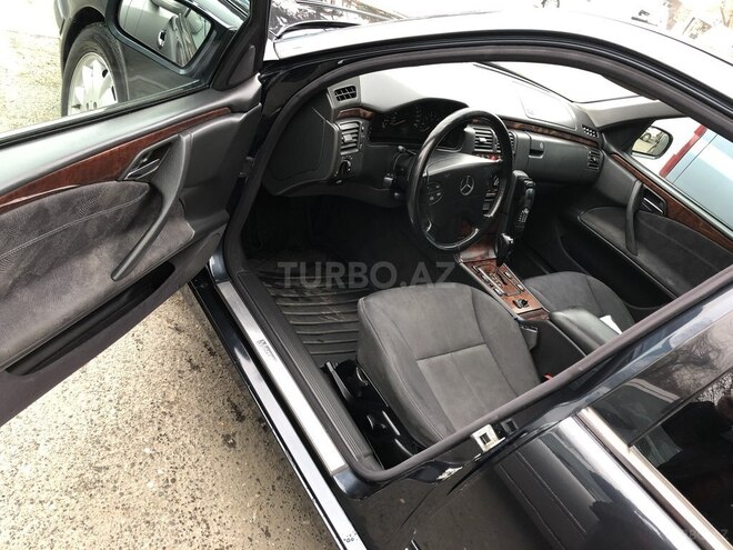 Mercedes E 240 2000, 293,000 km - 2.6 l - Bakı