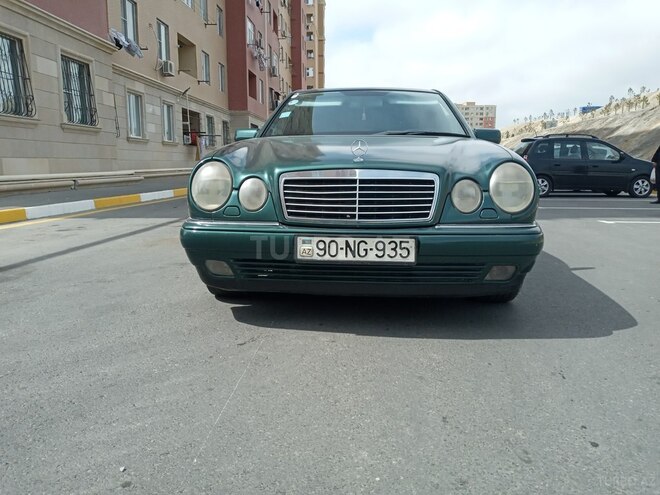 Mercedes E 240 1997, 264,000 km - 2.4 l - Bakı