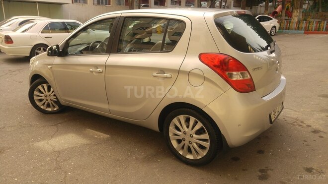 Hyundai i20 2009, 74,300 km - 1.6 л - Bakı