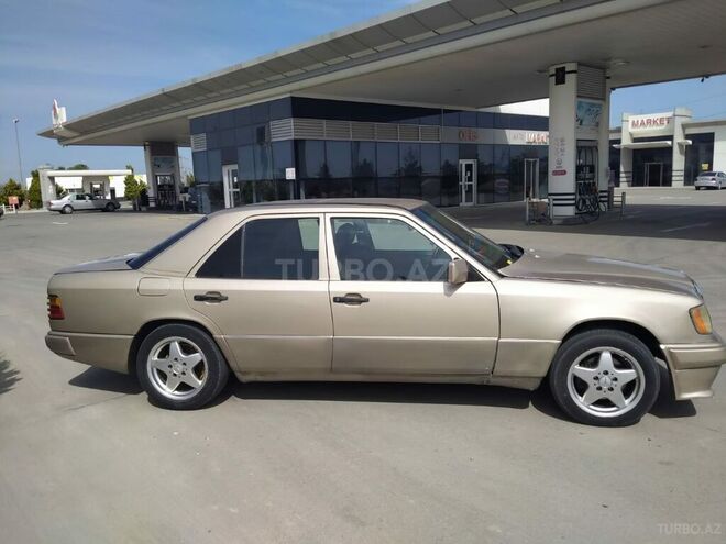 Mercedes E 250 1991, 475,000 km - 2.5 l - Bakı