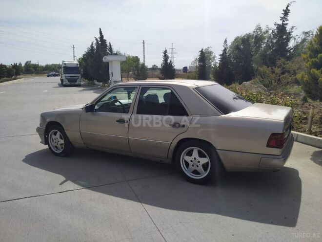 Mercedes E 250 1991, 475,000 km - 2.5 l - Bakı