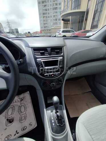 Hyundai Accent 2015, 18,473 km - 1.6 l - Bakı