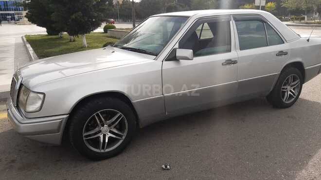 Mercedes E 300 1993, 200,000 km - 3.0 л - Sumqayıt