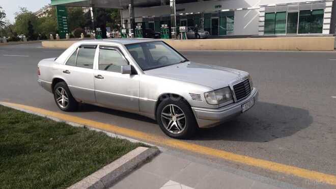 Mercedes E 300 1993, 200,000 km - 3.0 л - Sumqayıt