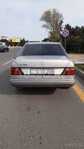 Mercedes E 300 1993, 200,000 km - 3.0 л - Sumqayıt