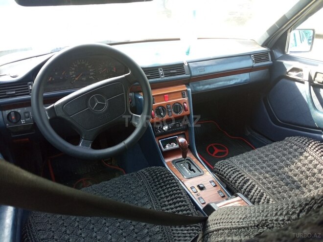 Mercedes E 220 1993, 537,065 km - 2.2 l - Sumqayıt