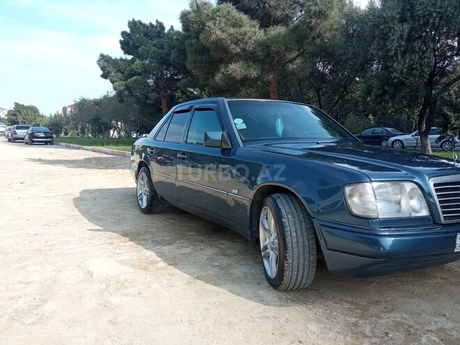 Mercedes E 220 1993, 537,065 km - 2.2 l - Sumqayıt