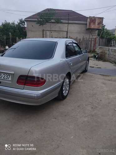 Mercedes E 240 2000, 264,000 km - 2.4 l - Bakı