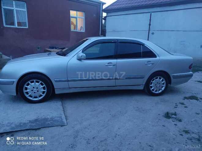 Mercedes E 240 2000, 264,000 km - 2.4 l - Bakı