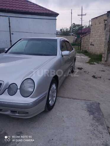 Mercedes E 240 2000, 264,000 km - 2.4 l - Bakı