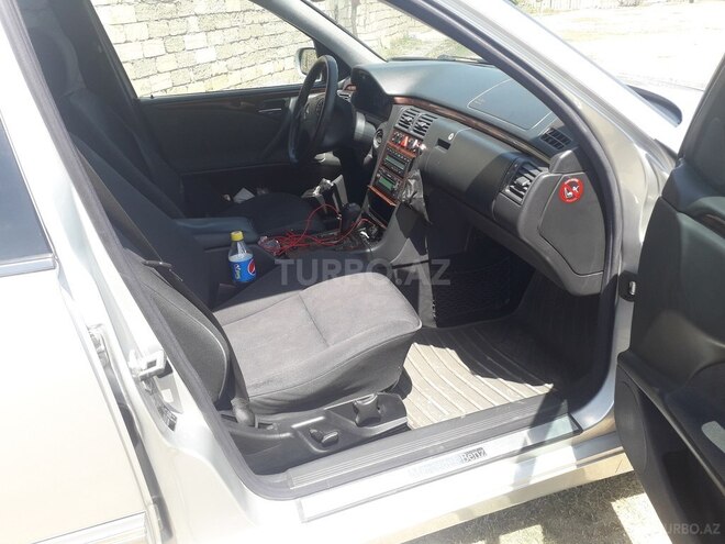 Mercedes E 220 1999, 350,000 km - 2.2 l - Sumqayıt