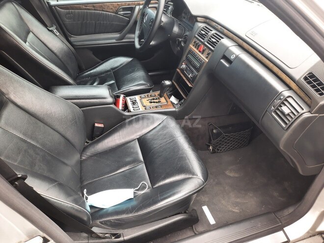 Mercedes E 320 2000, 243,000 km - 3.2 l - Şəmkir