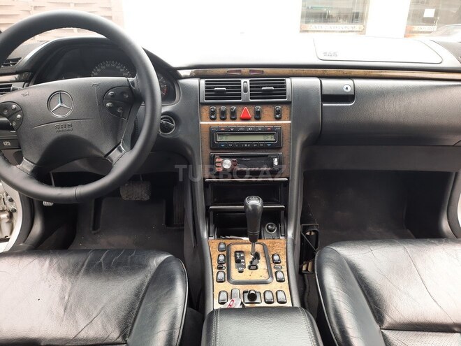 Mercedes E 320 2000, 243,000 km - 3.2 l - Şəmkir